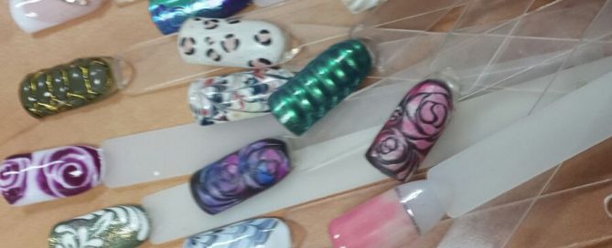 קישוטי לק ג'ל